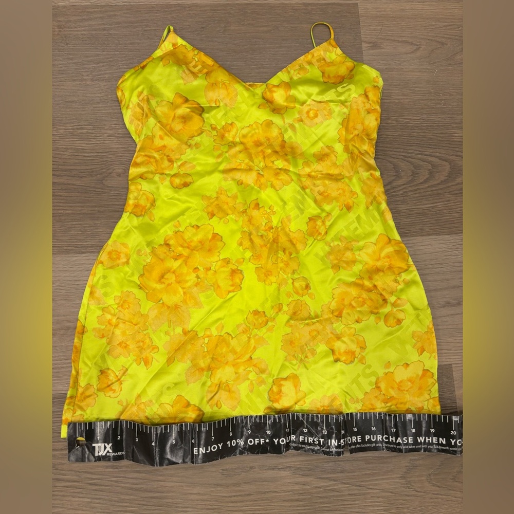 VETEMENTS Yellow Acid‎ Flower Slip Shirt - Picture 6 of 8